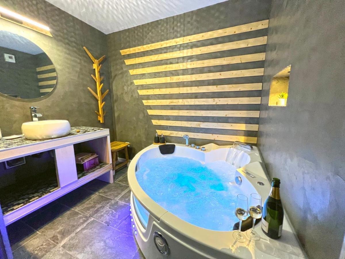 Cosy Avec Jacuzzi Classe 3 Etoiles * Poncin